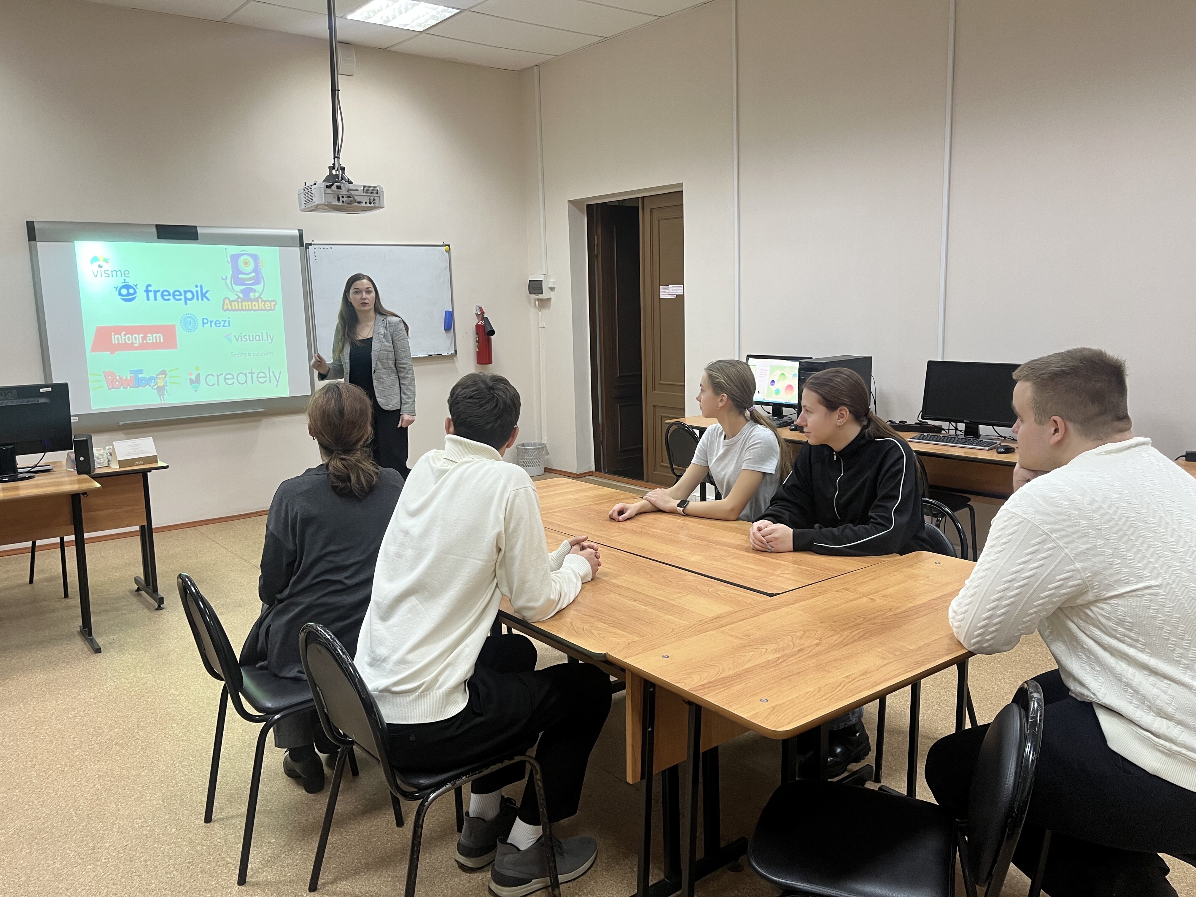 В рамках профориентационной деятельности состоялся мастер-класс Новогодняя IT-феерия»